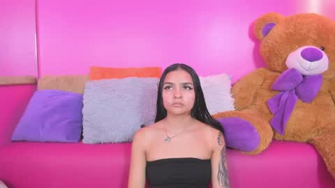 Snapshot of leigh_angels chatting on May 28, 9:45 pm LEIGH ANGELS online show from May 28, 9:45 pm