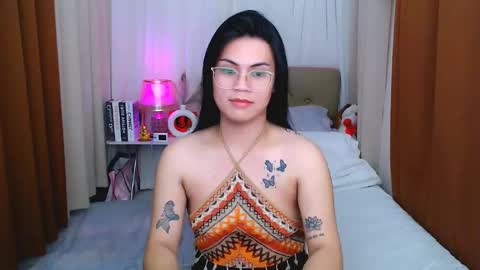 Snapshot of leighcortesi chatting on May 22, 3:50 pm Cailey online show from May 22, 3:50 pm