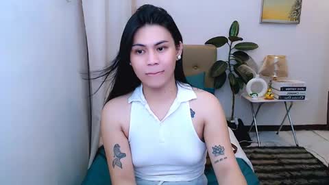 Snapshot of leighcortesi chatting on June 8, 11:32 am Cailey online show from June 8, 11:32 am