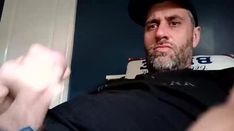 leightimmins001 online show from April 19, 6:21 pm