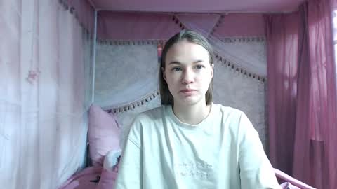 leila_bambi_ online show from November 27, 6:21 pm