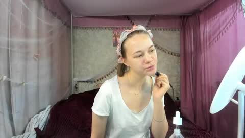 leila_bambi_ online show from April 29, 6:14 pm