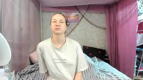 leila_bambi_ online show from May 7, 8:36 pm