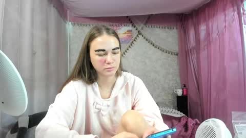 leila_bambi_ online show from May 13, 4:10 am