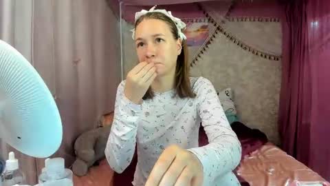 leila_bambi_ online show from June 28, 3:07 pm