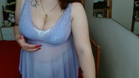 Snapshot of leila_beayte_ chatting on December 22, 3:33 pm Leila online show from December 22, 3:33 pm