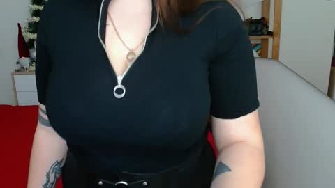 Snapshot of leila_beayte_ chatting on February 5, 12:38 pm Leila online show from February 5, 12:38 pm