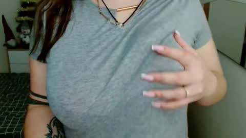 Snapshot of leila_beayte_ chatting on February 15, 7:28 pm Leila online show from February 15, 7:28 pm