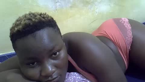 Snapshot of leilah_cute19 chatting on March 10, 6:29 am leilah_cute19 online show from March 10, 6:29 am