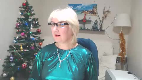 Leila Kinky online show from January 8, 12:15 pm