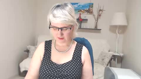 Leila Kinky online show from March 11, 4:10 am