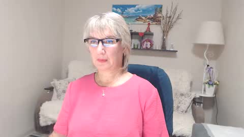 Leila Kinky online show from October 6, 5:05 am