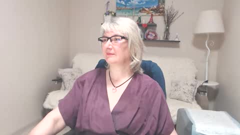 Leila Kinky online show from June 6, 4:50 am