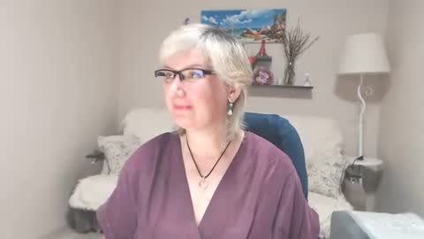 Leila Kinky online show from June 12, 5:50 am