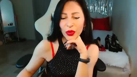 Snapshot of leilamurray chatting on February 11, 4:24 pm leilamurray online show from February 11, 4:24 pm