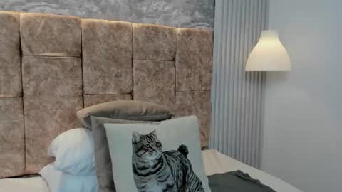 leilapons online show from October 10, 5:34 pm