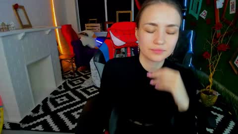 Leila Rai online show from March 4, 1:28 pm