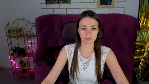 Leila Rai online show from May 22, 2:33 pm