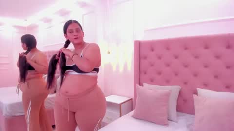 Snapshot of leily_asss chatting on July 14, 10:15 pm leily_asss online show from July 14, 10:15 pm