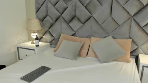 Leizathompson online show from September 9, 7:02 pm