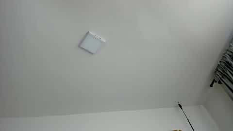 Snapshot of lele_699 chatting on March 20, 2:11 pm lele_699 online show from March 20, 2:11 pm