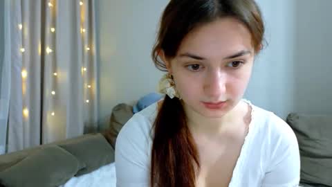 Snapshot of lelia_vibe chatting on October 29, 2:03 am Lelia online show from October 29, 2:03 am