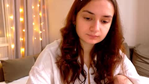 Snapshot of lelia_vibe chatting on November 21, 3:05 am Lelia online show from November 21, 3:05 am