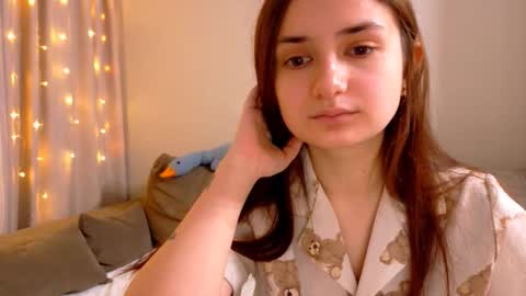 Snapshot of lelia_vibe chatting on December 15, 4:22 pm Lelia online show from December 15, 4:22 pm