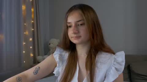 Snapshot of lelia_vibe chatting on June 14, 5:04 pm Lelia online show from June 14, 5:04 pm