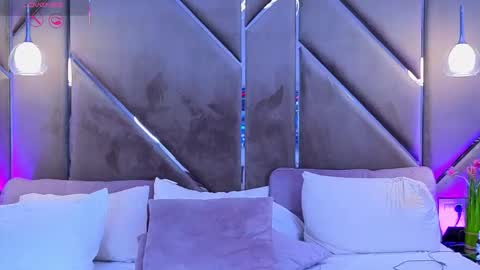 Carlaa online show from October 3, 4:15 pm