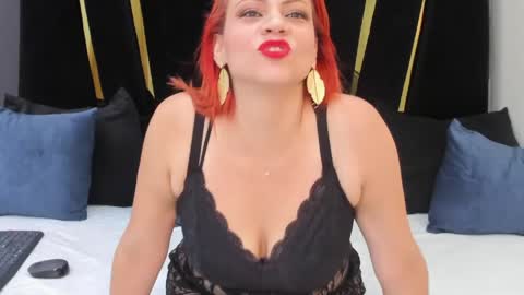 Snapshot of leloo_swift chatting on April 29, 11:44 pm Leloo online show from April 29, 11:44 pm