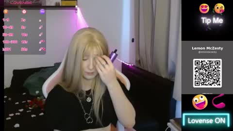 Snapshot of lemonmczesty chatting on February 13, 1:18 pm lemonmczesty online show from February 13, 1:18 pm