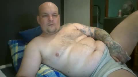 Snapshot of len_iwy chatting on April 13, 2:17 am len_iwy online show from April 13, 2:17 am
