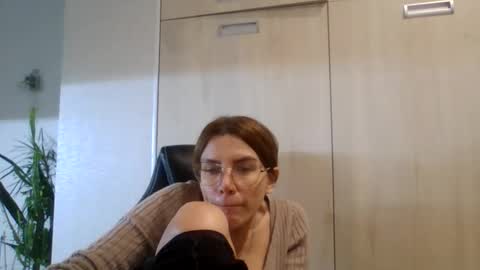 Snapshot of lena6122000 chatting on October 16, 8:32 pm lena6122000 online show from October 16, 8:32 pm