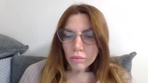 Snapshot of lena6122000 chatting on October 19, 10:05 am lena6122000 online show from October 19, 10:05 am