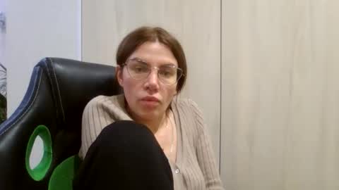 Snapshot of lena6122000 chatting on October 26, 9:42 pm lena6122000 online show from October 26, 9:42 pm