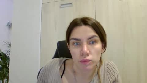 Snapshot of lena6122000 chatting on November 25, 6:52 pm lena6122000 online show from November 25, 6:52 pm