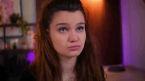 Snapshot of lena_laurent chatting on March 22, 10:07 am Lena Laurent online show from March 22, 10:07 am