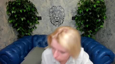 Lena online show from December 12, 11:29 am