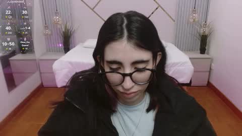 Snapshot of lena_roses chatting on September 29, 8:35 pm Lena online show from September 29, 8:35 pm