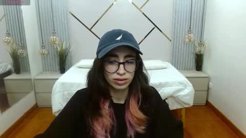 Snapshot of lena_roses chatting on October 14, 8:42 pm Lena online show from October 14, 8:42 pm