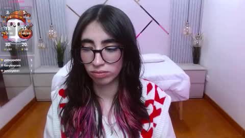 Snapshot of lena_roses chatting on October 17, 8:11 pm Lena online show from October 17, 8:11 pm