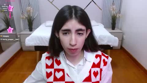 Snapshot of lena_roses chatting on November 7, 1:11 pm Lena online show from November 7, 1:11 pm