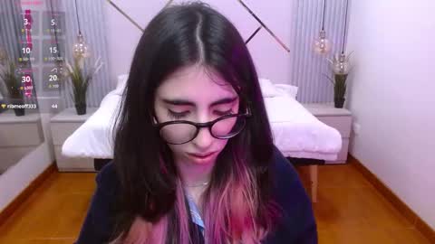 Snapshot of lena_roses chatting on November 13, 1:43 pm Lena online show from November 13, 1:43 pm