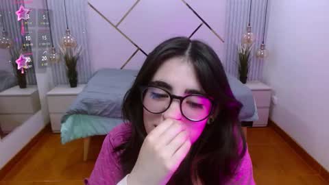 Snapshot of lena_roses chatting on December 5, 6:04 pm Lena online show from December 5, 6:04 pm