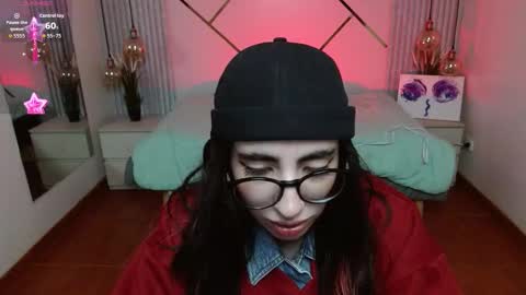 Snapshot of lena_roses chatting on February 21, 10:33 pm Lena online show from February 21, 10:33 pm