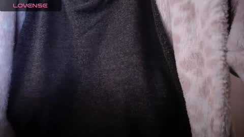 lenagolden online show from October 13, 11:10 am