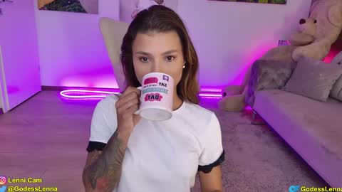 Snapshot of lenna_godess chatting on September 26, 6:17 am Lenna Goddess online show from September 26, 6:17 am