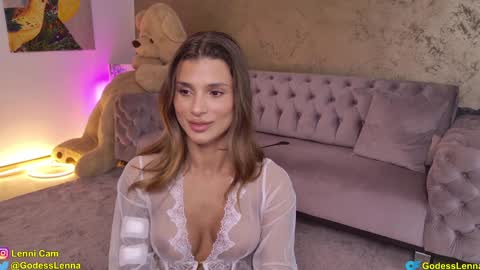 Snapshot of lenna_godess chatting on October 9, 5:38 am Lenna Goddess online show from October 9, 5:38 am