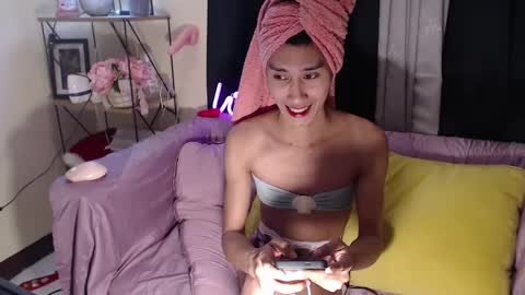 Snapshot of lennonxshit chatting on December 5, 4:20 am JANE online show from December 5, 4:20 am